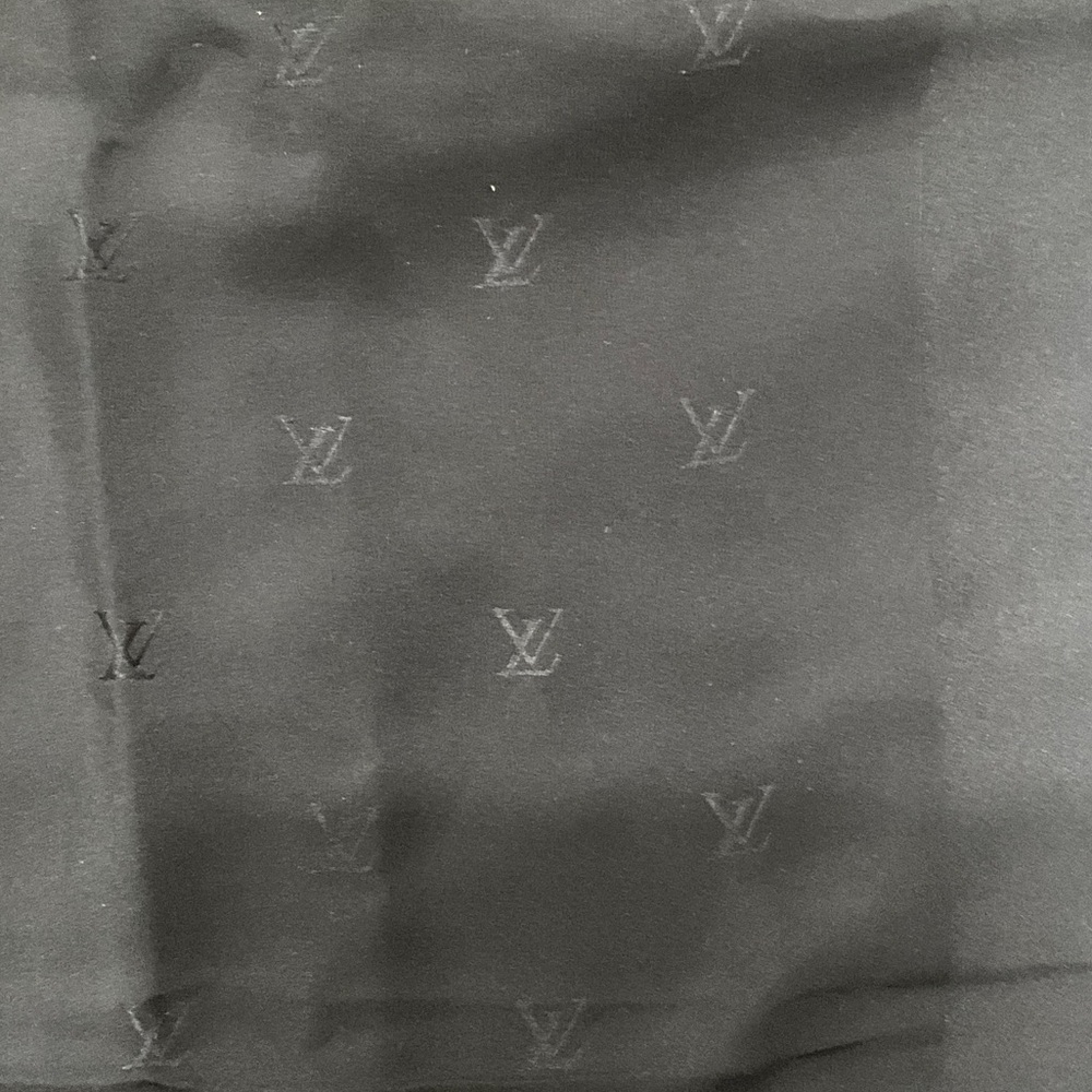 Louis Vuitton Silk Scarf - Picture 4 of 8